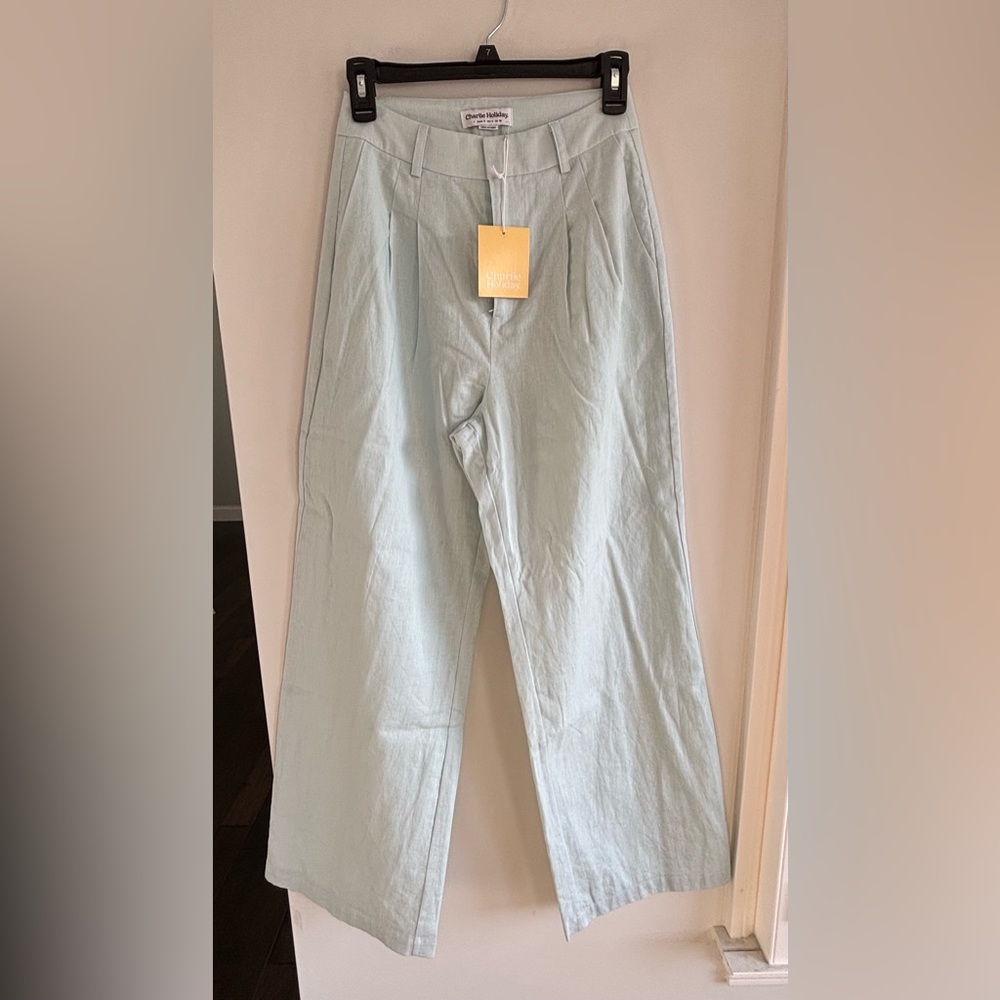 Charlie Holiday / linen set / top-size: (XS) / bottom-size: (S) color: baby blue - Picture 4 of 10